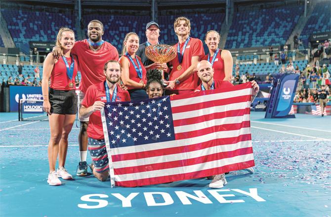 The American team can be seen cheering with the national flag.; Photo: INN