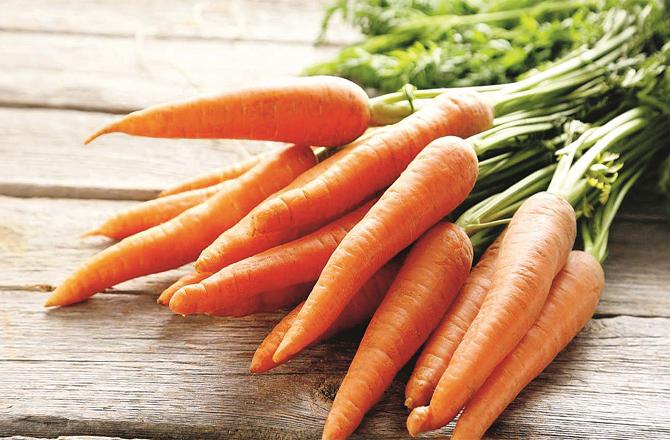 Two carrots contain 81 calories and 88 percent water; Photo: INN