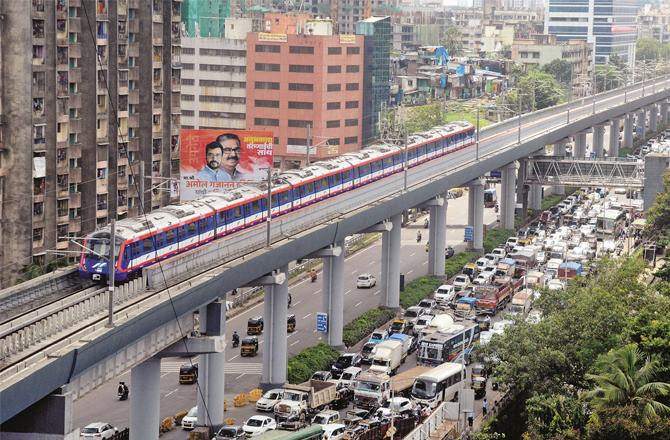 Metro 7 is passing through the Western Express Highway at Jogeshwari. (Photo: Satej Shinde)