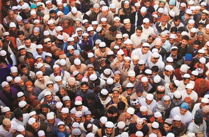 The Qur`an clearly declares that all human beings are the offspring of one person, no group of humans is the offspring of God, nor is it more beloved to Allah by birth; Photo: INN