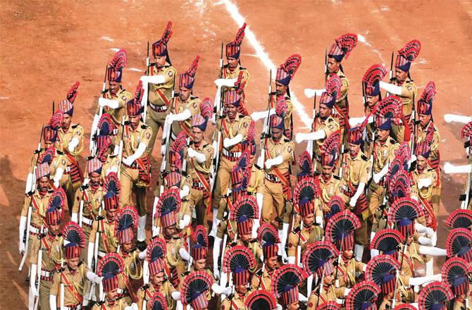Police personnel rehearsing the January 26 march at Shivaji Park (Photo: PTI)