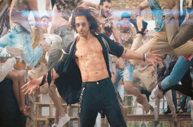 The craze about Shah Rukh`s film Pathaan continues to grow; Photo: INN