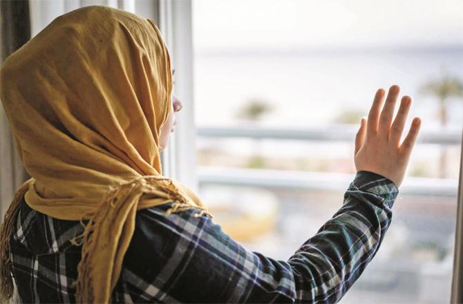 خواتین اور تنہائی پسندی : اثرات، علامات اور علاج