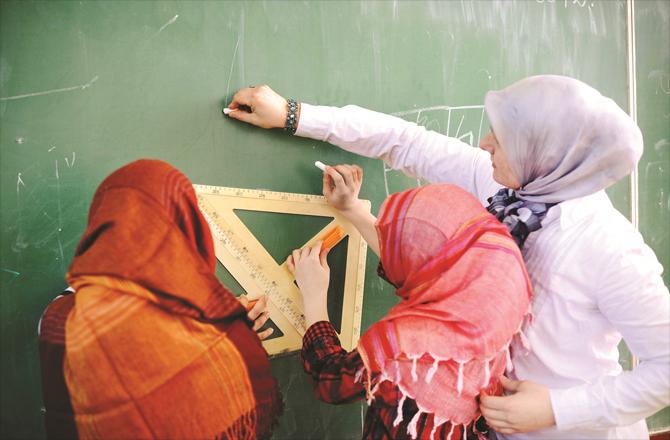 Every teacher, every teacher, every lecturer, every professor should prepare his art so much that he can master what the Guide (Qur`an) says for us.
