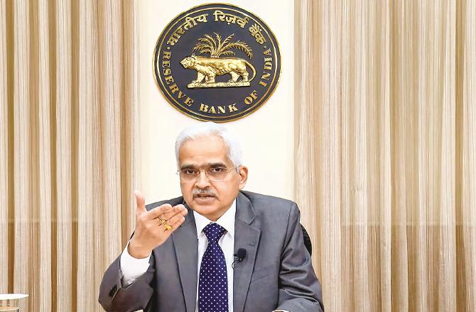 RBI Governor Shakti Kant Das explaining the details of the MPC meeting.