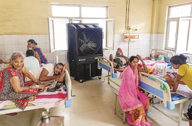 Large coolers have been installed in the ward of flu patients in Ballia. (PTI)