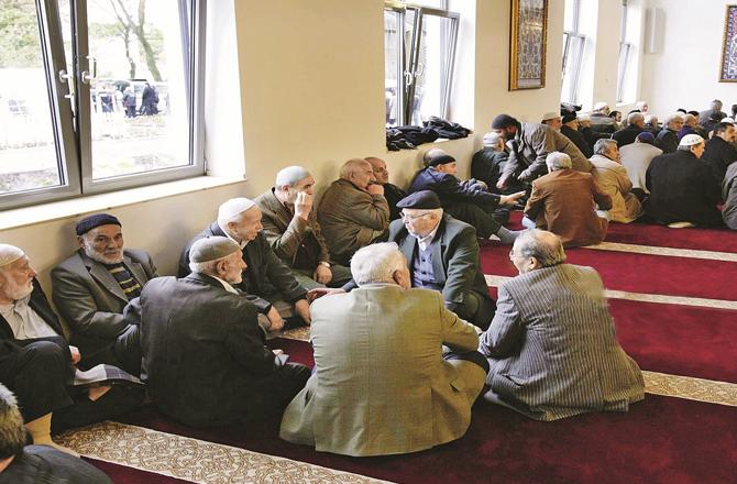 Mosques are for the worship and remembrance of Allah, one should avoid discussing worldly matters here
