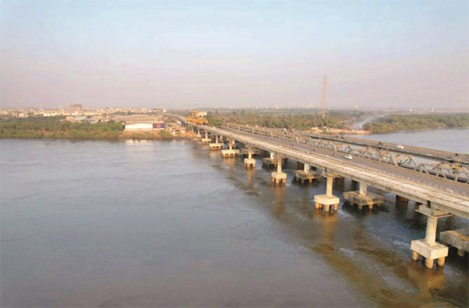 Bridge constructed over Kashili Khari for Metrorail-5.