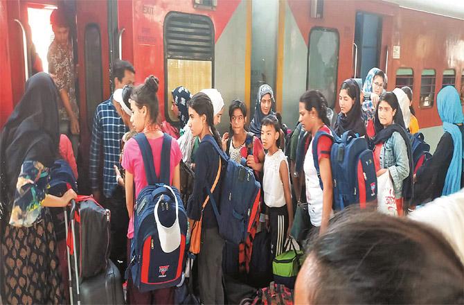 Kashmiri students associated with BFW at the Bandra terminus at the time of their return.