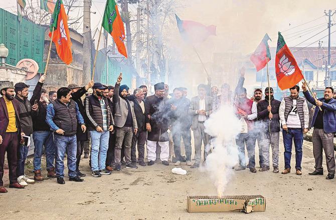 BJP workers celebrating the victory of Nagaland in Jammu and Kashmir