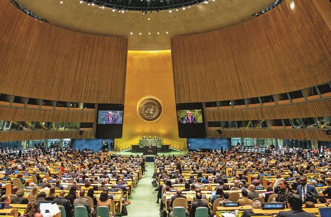 Secretary General Antonio Guterres addressing the opening meeting.