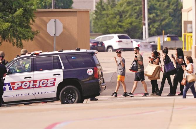 Chaotic atmosphere outside the Texas mall. (AP/PTI)