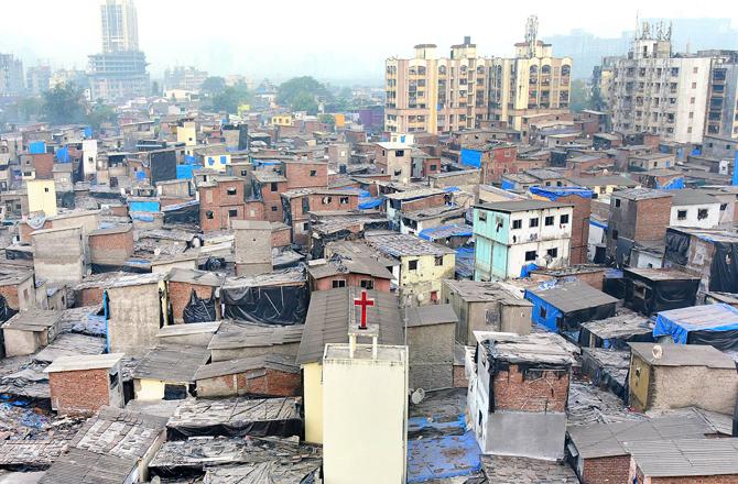 Dharavi reconstruction work is waiting to start. (Photo, inquilab, Atul Kamble)