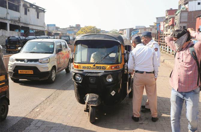 The taxi and rickshaw drivers are demanding to stop the repeated fines imposed by the traffic police