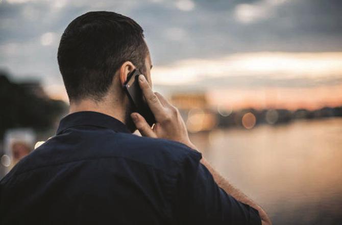 Lies are often resorted to even while talking on the phone