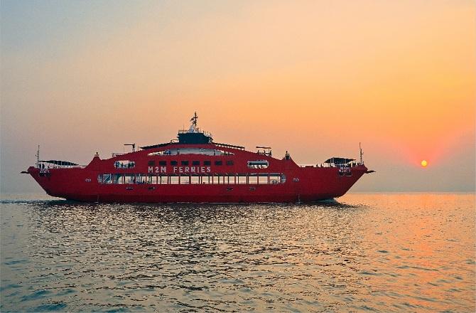 A floating ferry on the Arabian Sea. Photo: INN