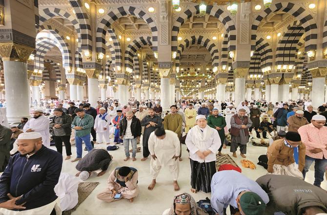 The Prophet (peace and blessings of Allah be upon him) commanded obedience to the Amir, and the Companions kept it as a matter of heart and did not deviate from it on any occasion.