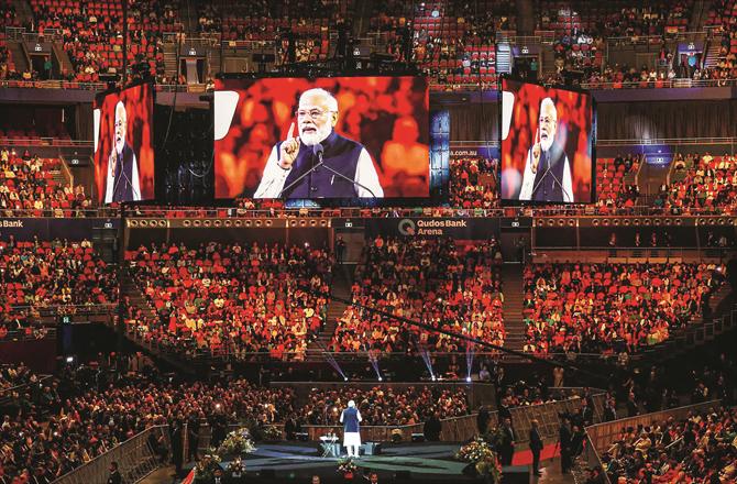 Prime Minister Narendra Modi addressing the Indian community. (PTI)