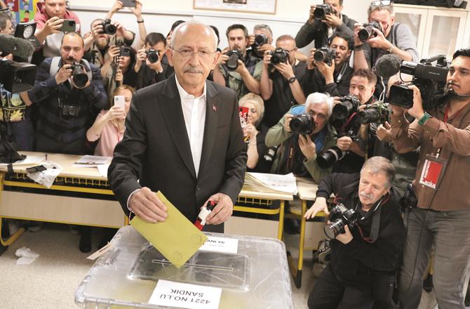 Kemal Kilicdaroglu, the strongest opponent of Tayyip Erdogan, using his right to vote. (AP/PTI)