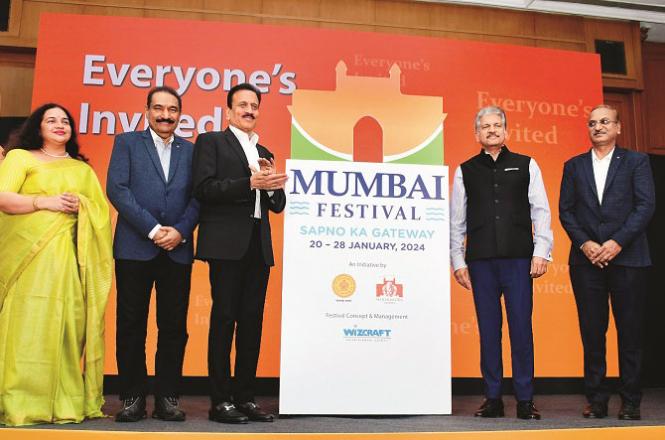 Anand Mahindra announcing the Mumbai Festival with others. Photo: INN