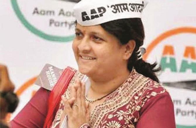 Anjali Damania was detained by the police for 4 hours. Photo: INN