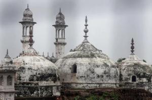 وارانسی عدالت کی  اے ایس آئی کو  رپورٹ پیش کرنے کیلئے مزید ۱۰؍ دن کی مہلت