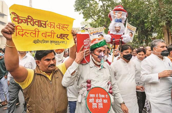 Congress protest against Narendra Modi and Arvind Kejriwal government against rising pollution in Delhi. Photo: INN