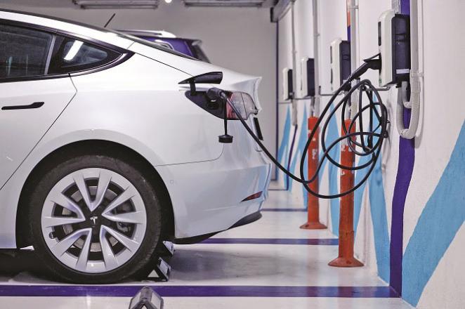 Electric vehicles will not get subsidy from the government. Photo: INN