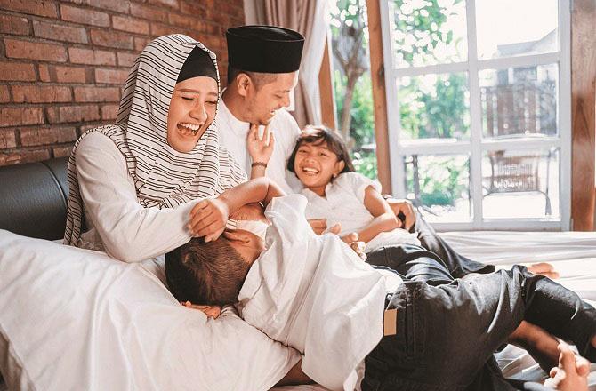Islam considers family as the foundation of society. Photo: INN