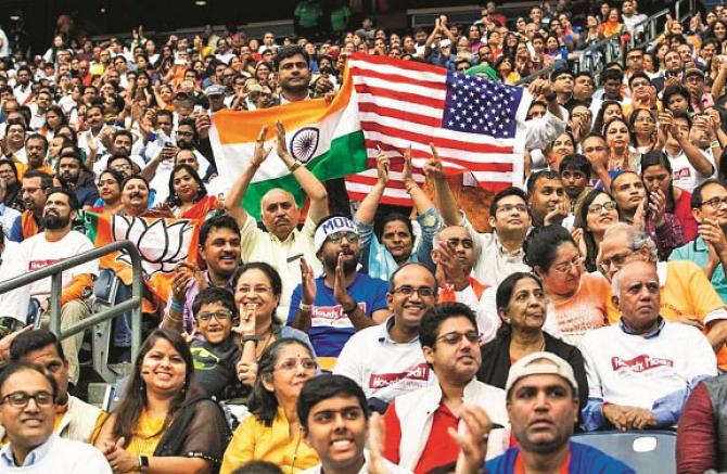 This picture is from the occasion when Donald Trump was ruling in America and Indian Prime Minister Narendra Modi was invited there as a guest, on this occasion Indian-Americans organized a grand event called `Howdy Modi`. Photo: INN
