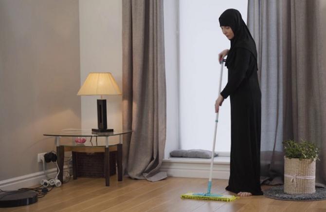 Pay special attention to cleaning the house so that the house is free from dust and dirt. Photo: INN