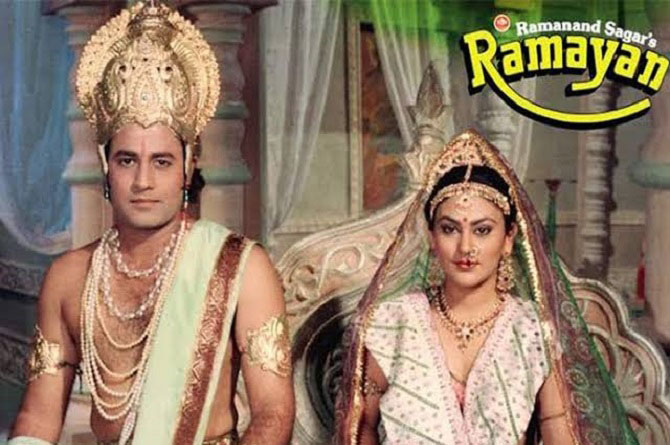 رامائن: ۱۹۸۷ء کی ٹی وی سیریز رامائن قدیم ہندوستان کا لازوال عکاس ہے۔ یہ رام کے اپنی بیوی سیتا کو راون سے بچانے کا سفرہے۔یہ سیریز کرداروں کی آزمائشوں ، بہادری اور لگن کو ظاہر کرتی ہے۔ دھرم، سیاست، اور برائی پر اچھائی کی فتح کے موضوعات کو ظاہر کرتی ہے۔