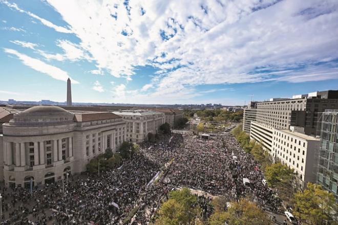 A photo of tens of thousands of protesters during a historic protest in Washington in support of Gaza and opposition to Israel. Photo: INN
