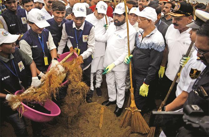 During the `Souchtahi Sivamham`, Chief Minister Shinde had expressed his displeasure over the lack of cleanliness.