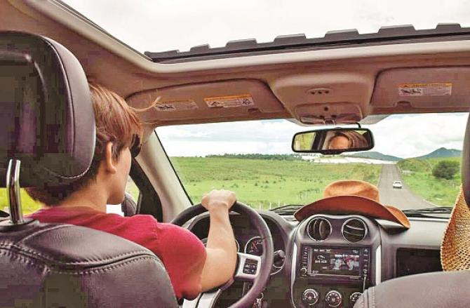 35% of the world`s population drive on the left while the remaining 65% drive on the right. Photo: INN