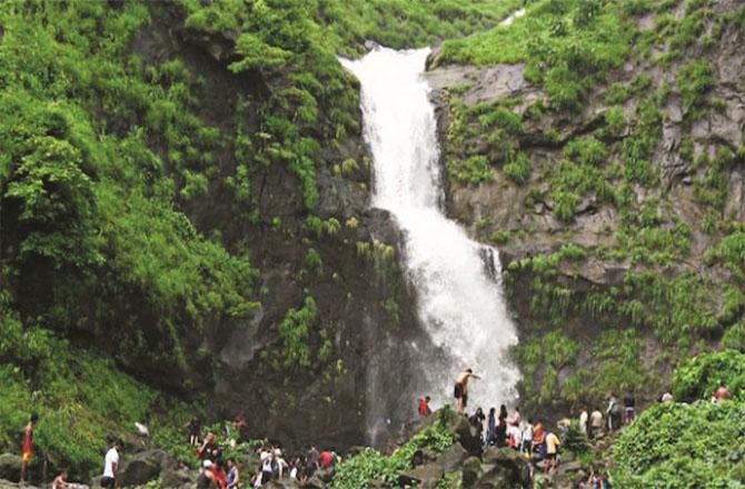 Bhiopuri waterfall located here becomes the most favorite place of tourists during rainy days