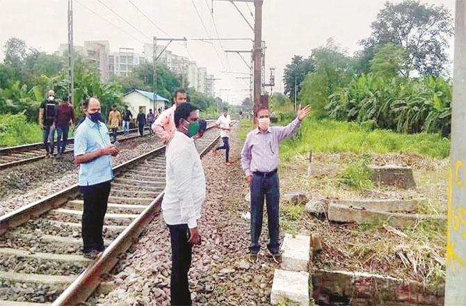 Railway officers are conducting a survey for the construction of new Chikhloli railway station. Photo: INN