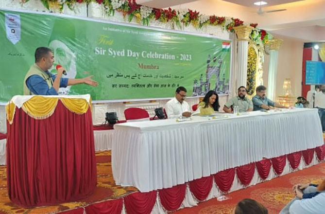 Tanveer Alam speaking at the meeting "Sir Syed: Personality and services in today`s background". Image: Revolution