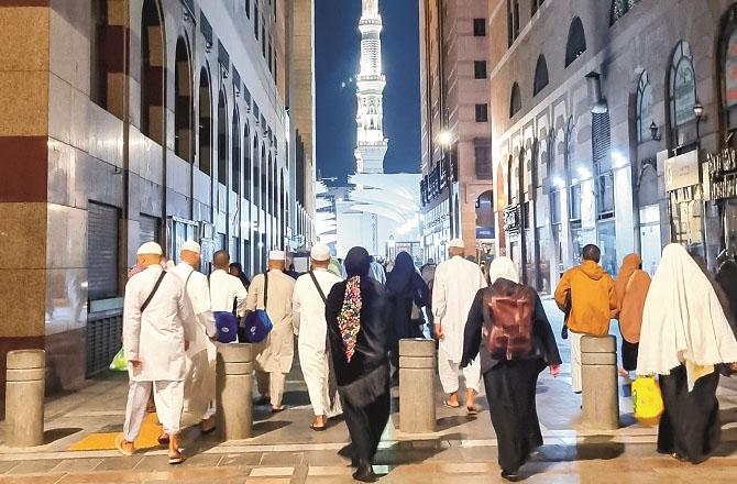 The right to love the Holy Prophet (PBUH) can be fulfilled only when every step is taken to follow him. Photo: INN