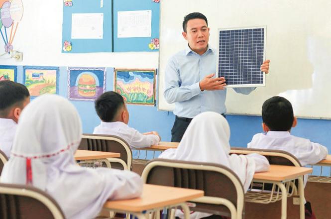 A teacher is such that when he says something, all his students are attentive. This quality is born only when he speaks in moderation. We get this message from Prophet Muhammad. Photo: INN