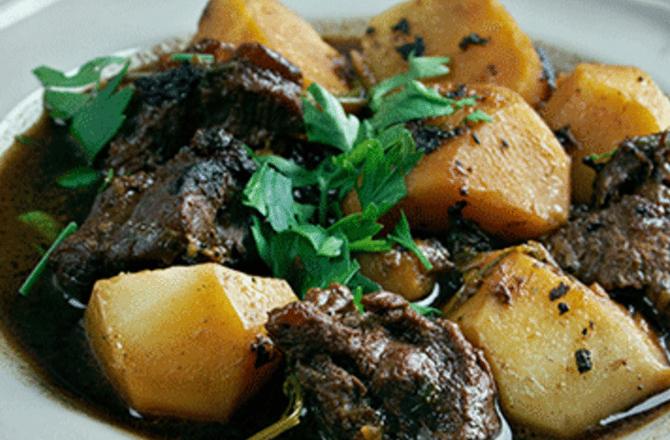 Aloo Gosht. Photo: INN