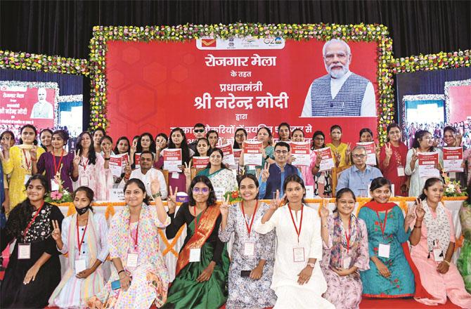 Women candidates were placed at the forefront in the job fair held in Banaras. Photo: PTI
