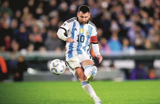 Lionel Messi, the captain of the football team of world champion Argentina, kicking. Photo: INN