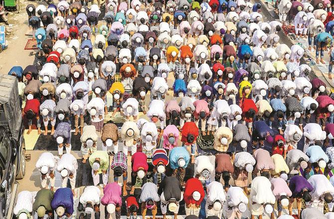 Islam emphasizes the payment of the rights of the servants along with the rights of Allah. Photo: INN