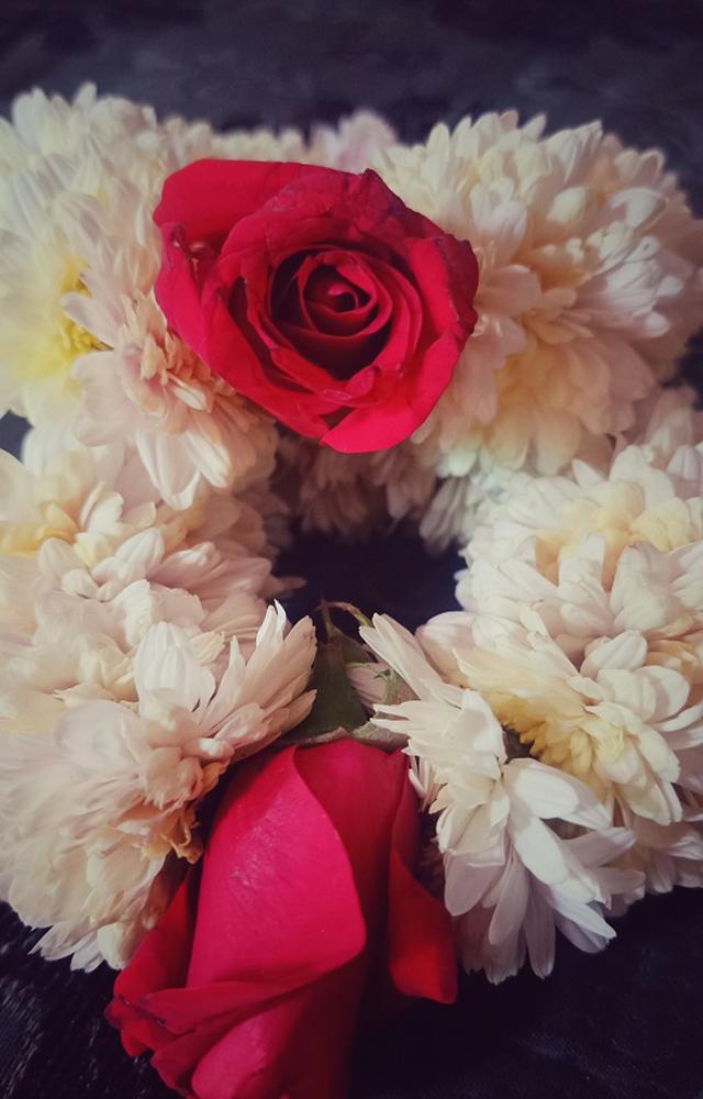 بالوں میں گجرا لگانے کے چند دلکش انداز
