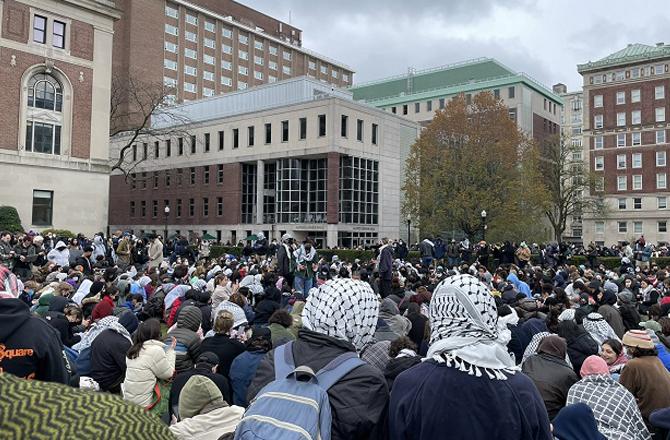 Students can be seen protesting on the university campus. Image: X