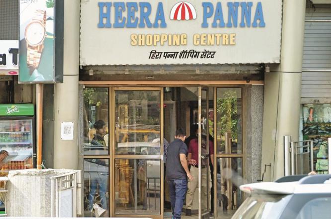Entrance to Hera Panna Shopping Centre