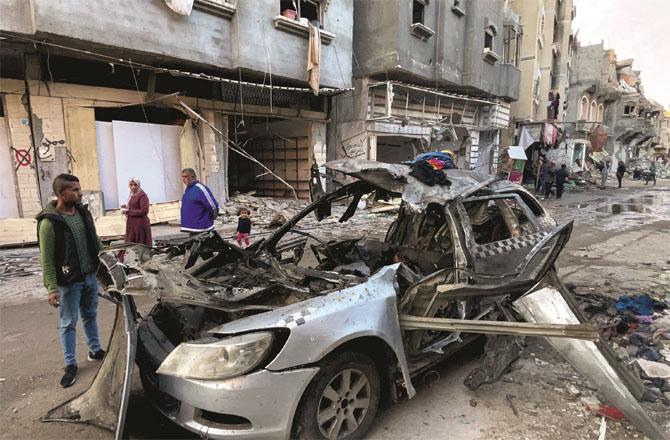 The car of Ismail Haniya`s sons was completely destroyed in the Israeli attack. Photo: Agency