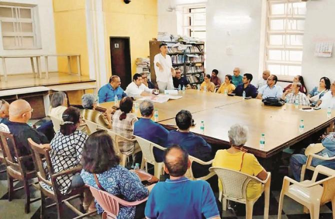 View of meeting of members of local bodies at Kharlibrary regarding the elevated bridge. Photo: INN