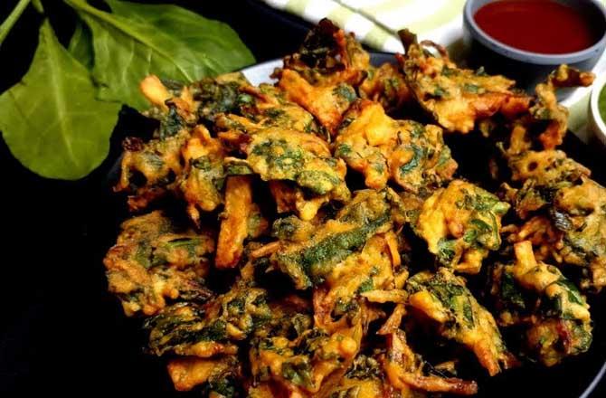 Palak Aur Pyaz Ke Pakode. Photo: INN